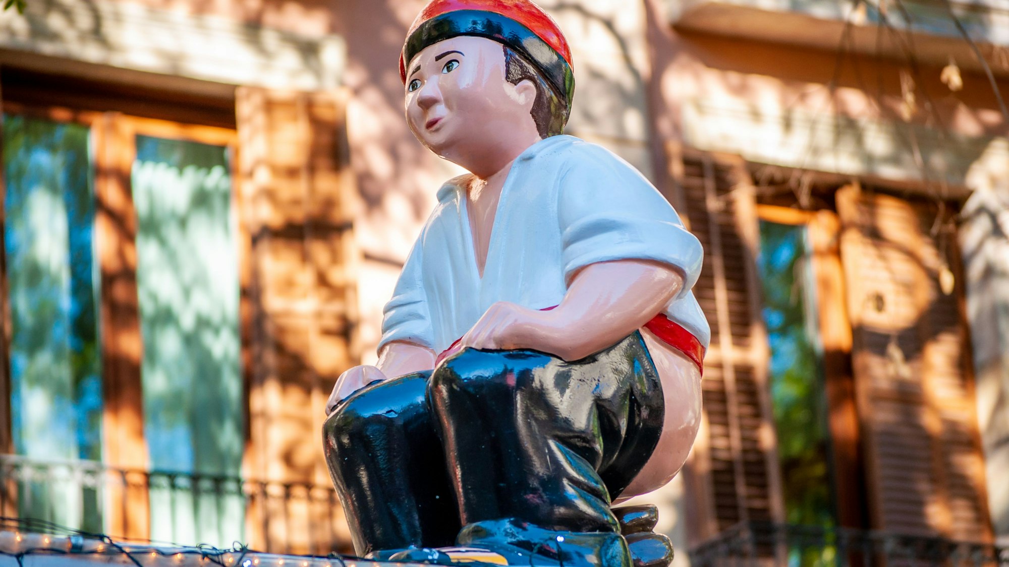 Christmas caganer statue, figurine of pesebre, man pooping Catalonia Spain *** Weihnachten caganer statue, figurine des pesebre, Mann auspumpend Katalonien Spanien 3912563 RECORD DATE NOT STATED