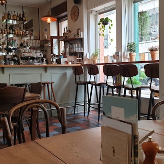 Café Sehnsucht von innen gesehen.