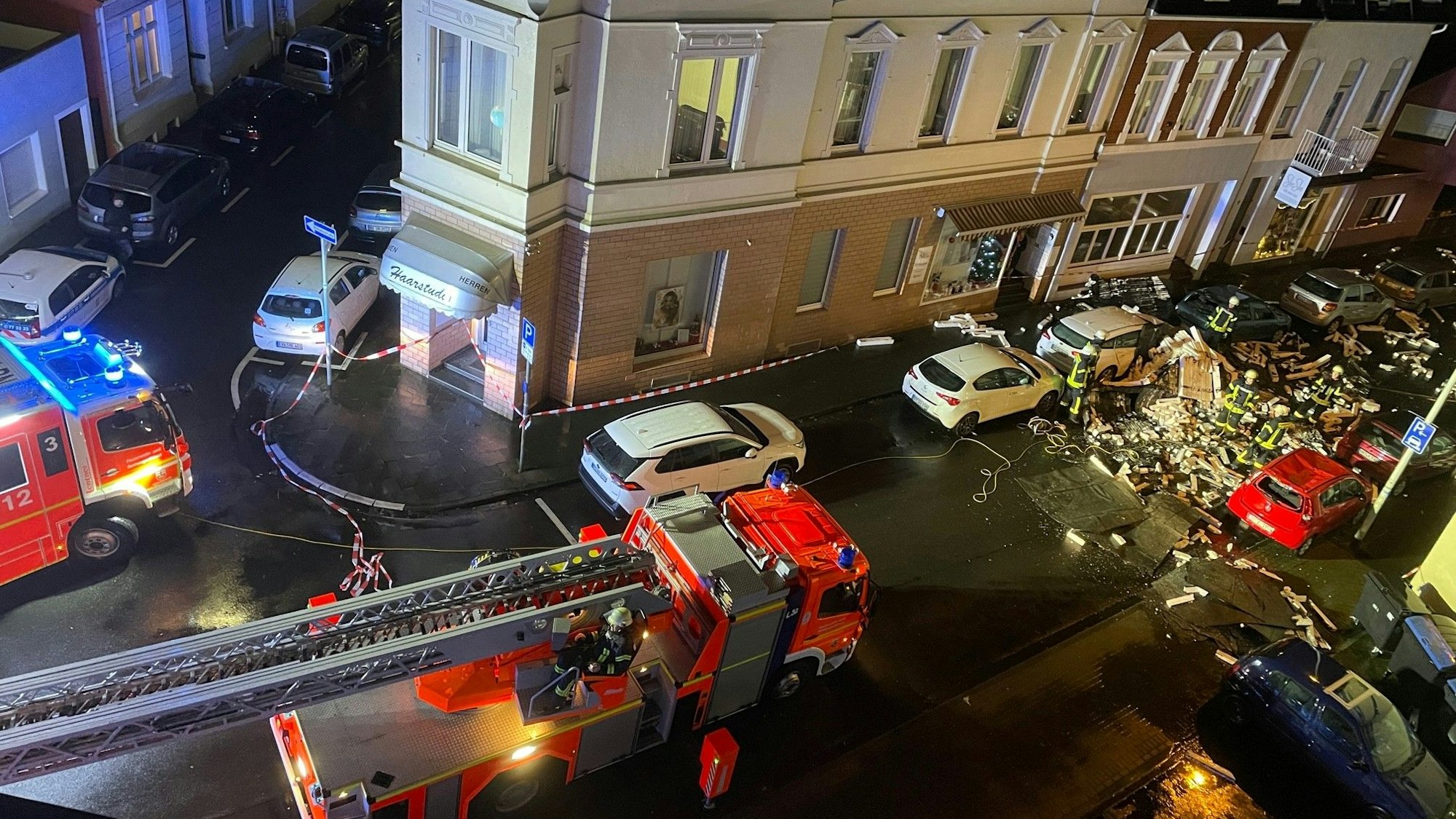 Abgedecktes Dach von Gebäude an der Rheinstraße