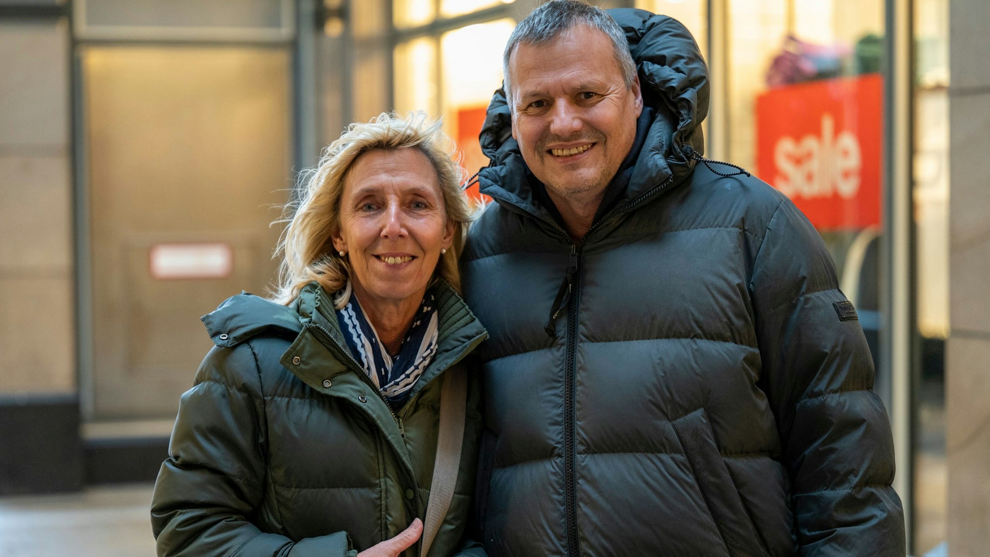 21.12.2023, Köln: Claudia und Ralph. Umfrage dazu worauf sich Menschen im Jahr 2024 freuen. Foto: Uwe Weiser