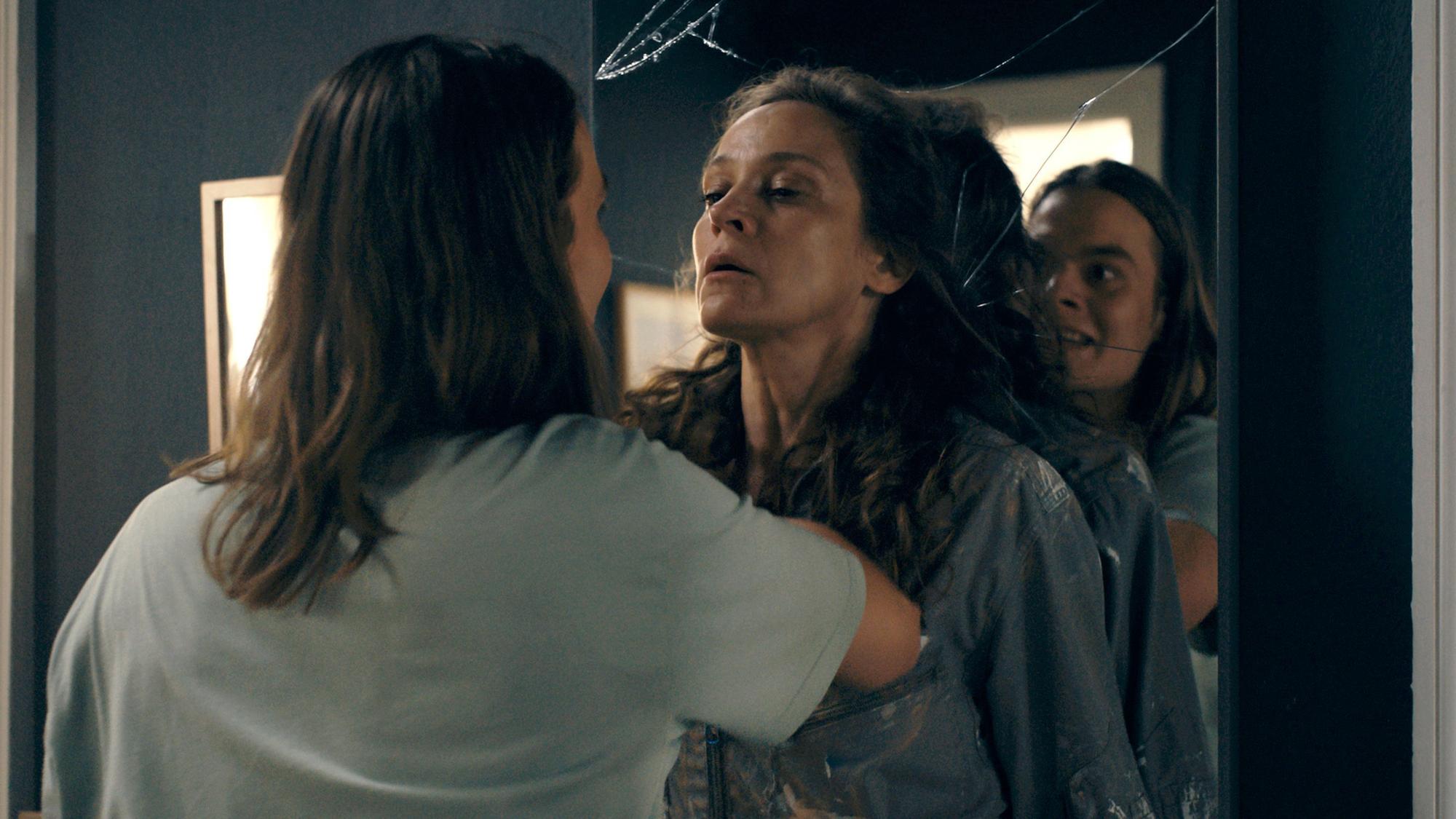 Die problematische Beziehung zwischen Lucas Baer (Bela Gábor Lenz) und seiner Mutter Anette (Jeanette Hain) spielt im neuesten Frankfurter Tatort eine zentrale Rolle.