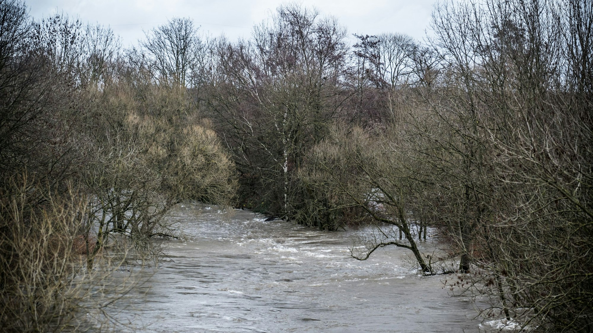 Die Wupper rauscht auf der Höhe der Dhünnmündung.   Foto: Ralf Krieger
