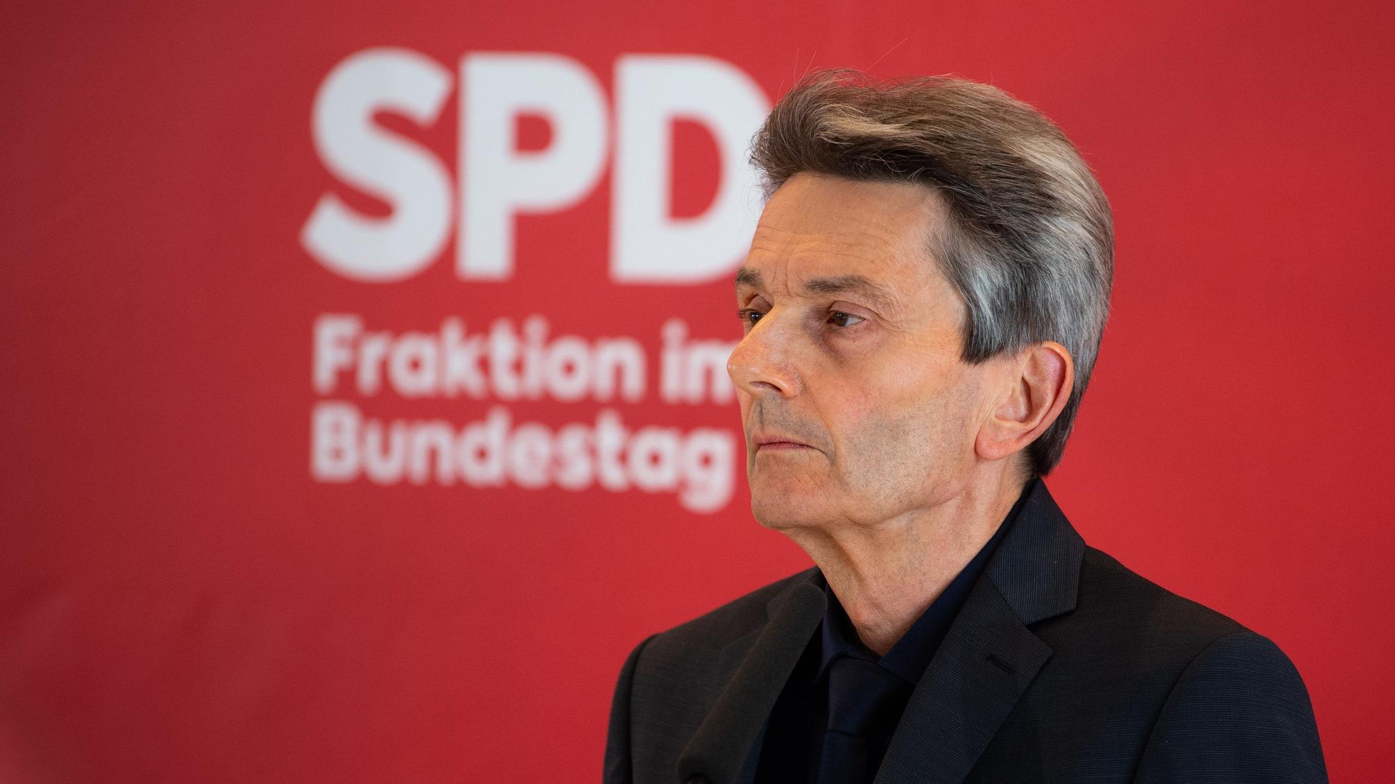 Rolf Mützenich ist Vorsitzender der SPD-Bundestagsfraktion. Im Interview spricht der SPD-Politiker über die Turbulenzen in der Ampel, das Erstarken der AfD und Russlands Krieg gegen die Ukraine. (Archivbild)