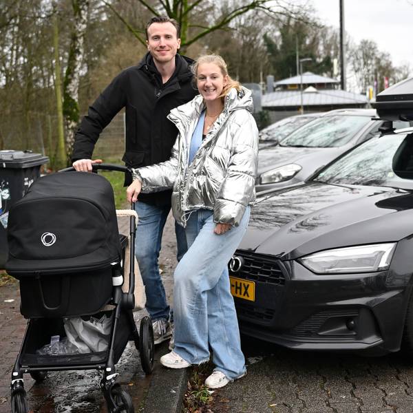 Auf ihr erstes Weihnachten zu dritt freuten sich Renzo, Dominique und Baby Louis aus Amsterdam. Sie waren auf dem Weg zu Familienangehörigen in Österreich.