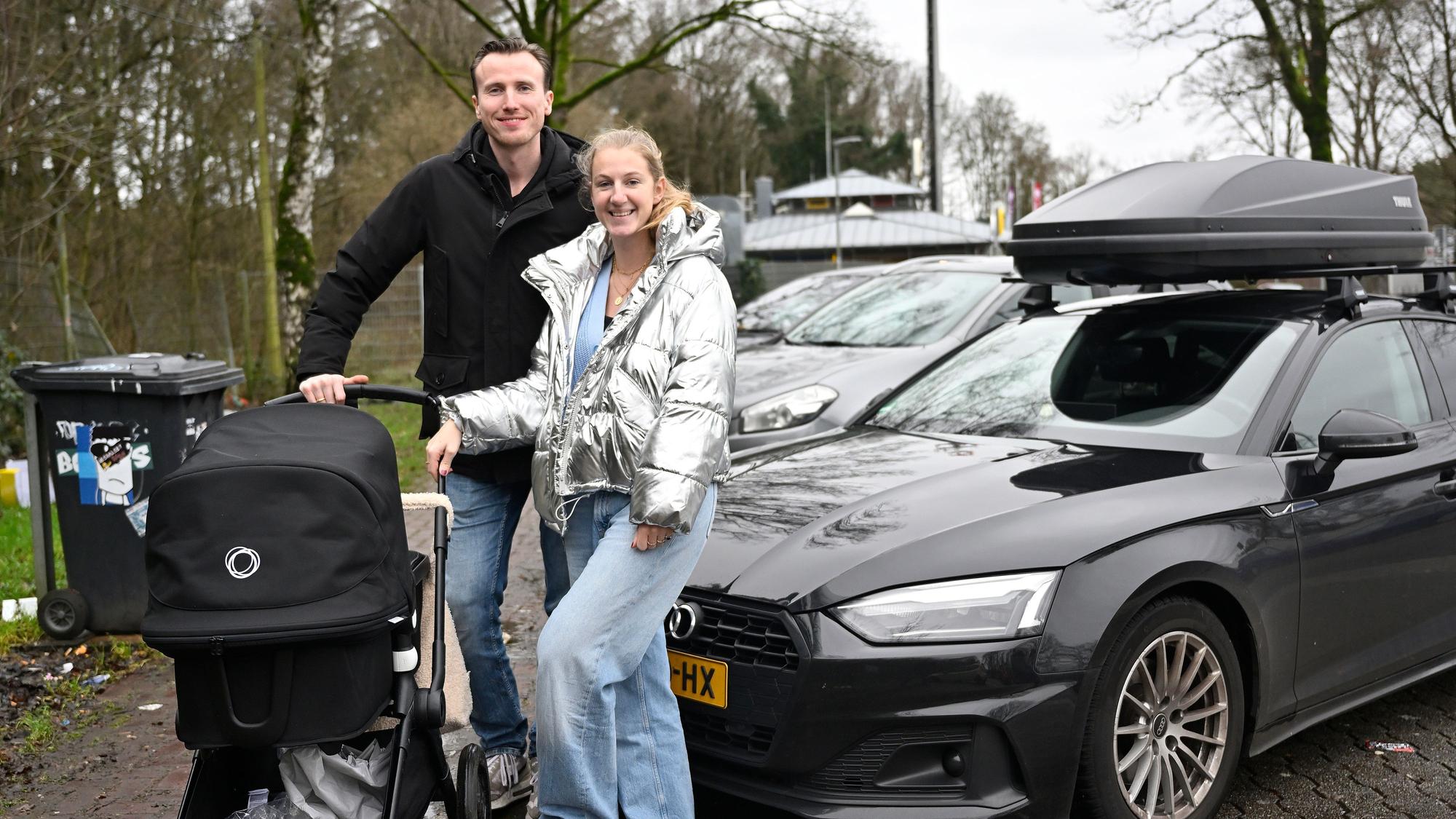 Auf ihr erstes Weihnachten zu dritt freuten sich Renzo, Dominique und Baby Louis aus Amsterdam. Sie waren auf dem Weg zu Familienangehörigen in Österreich.