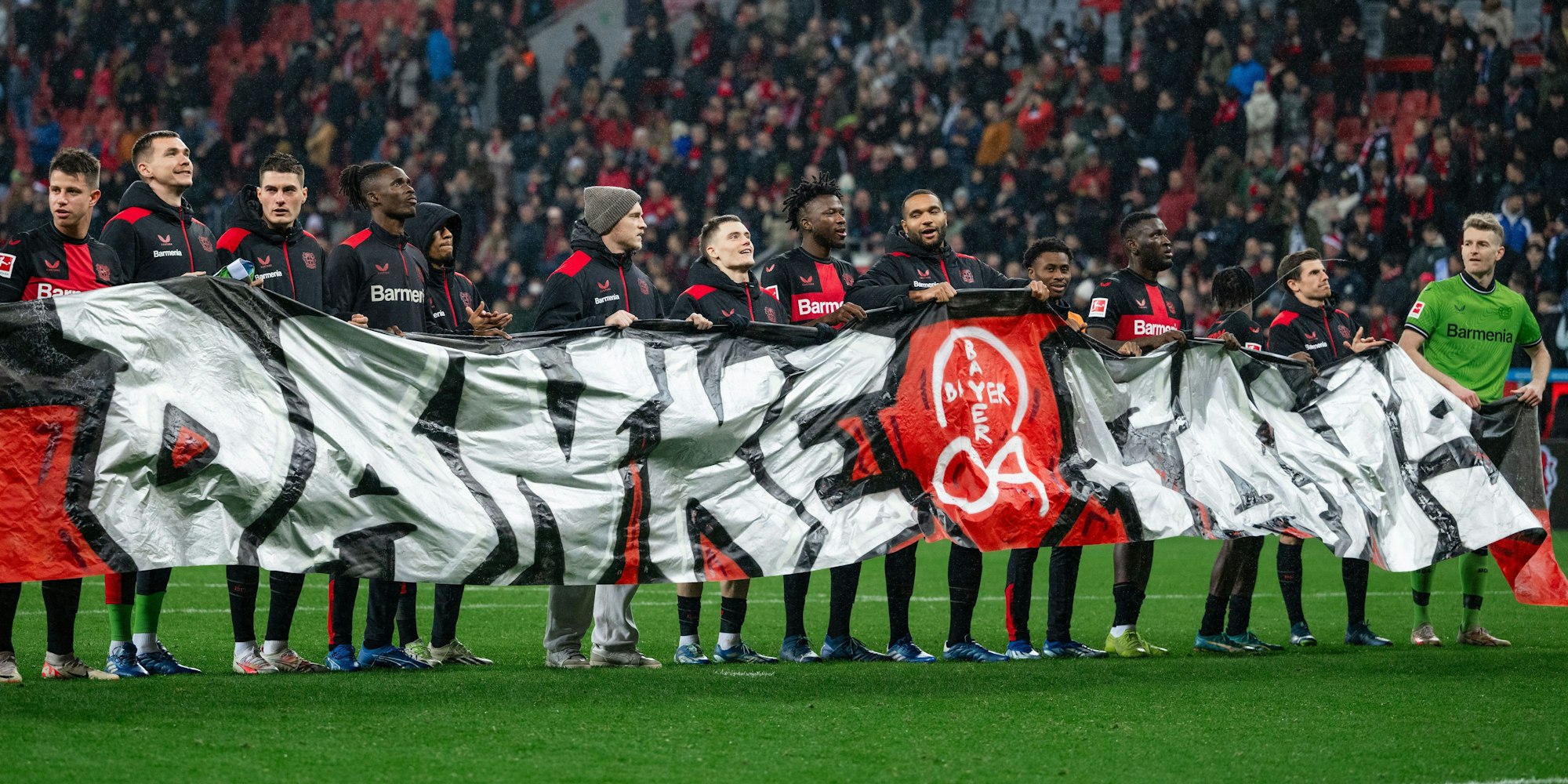 Die Spieler danken den Fans am 20. Dezember für ihre Unterstützung in der Hinrunde.