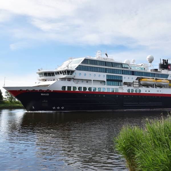 Das Kreuzfahrtschiff „MS Maud“ ist auf dem Nord-Ostseekanal unterwegs. Um Weihnachten geriet das Schiff in einen schweren Sturm vor der deutschen Nordseeküste.