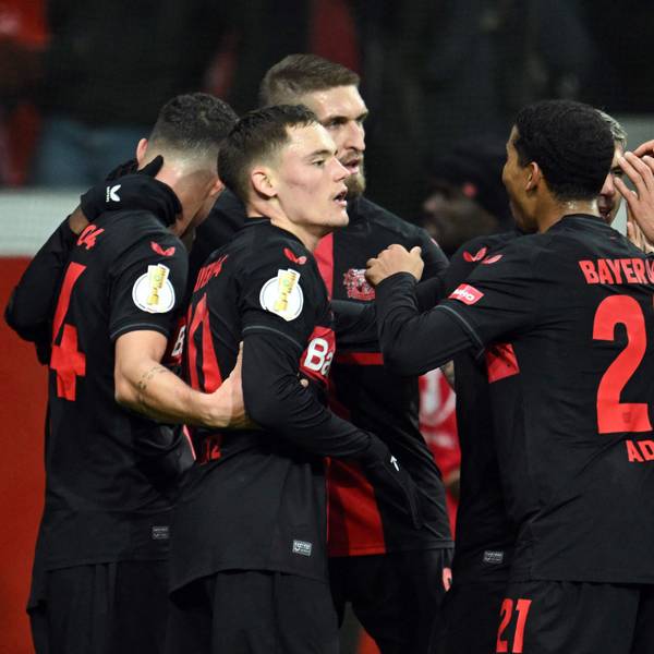 Bayer Leverkusen jubelt beim Sieg im Pokal gegen den SC Paderborn.