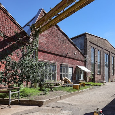 Zu sehen ist der Außenbereich der Hallen Kalk.