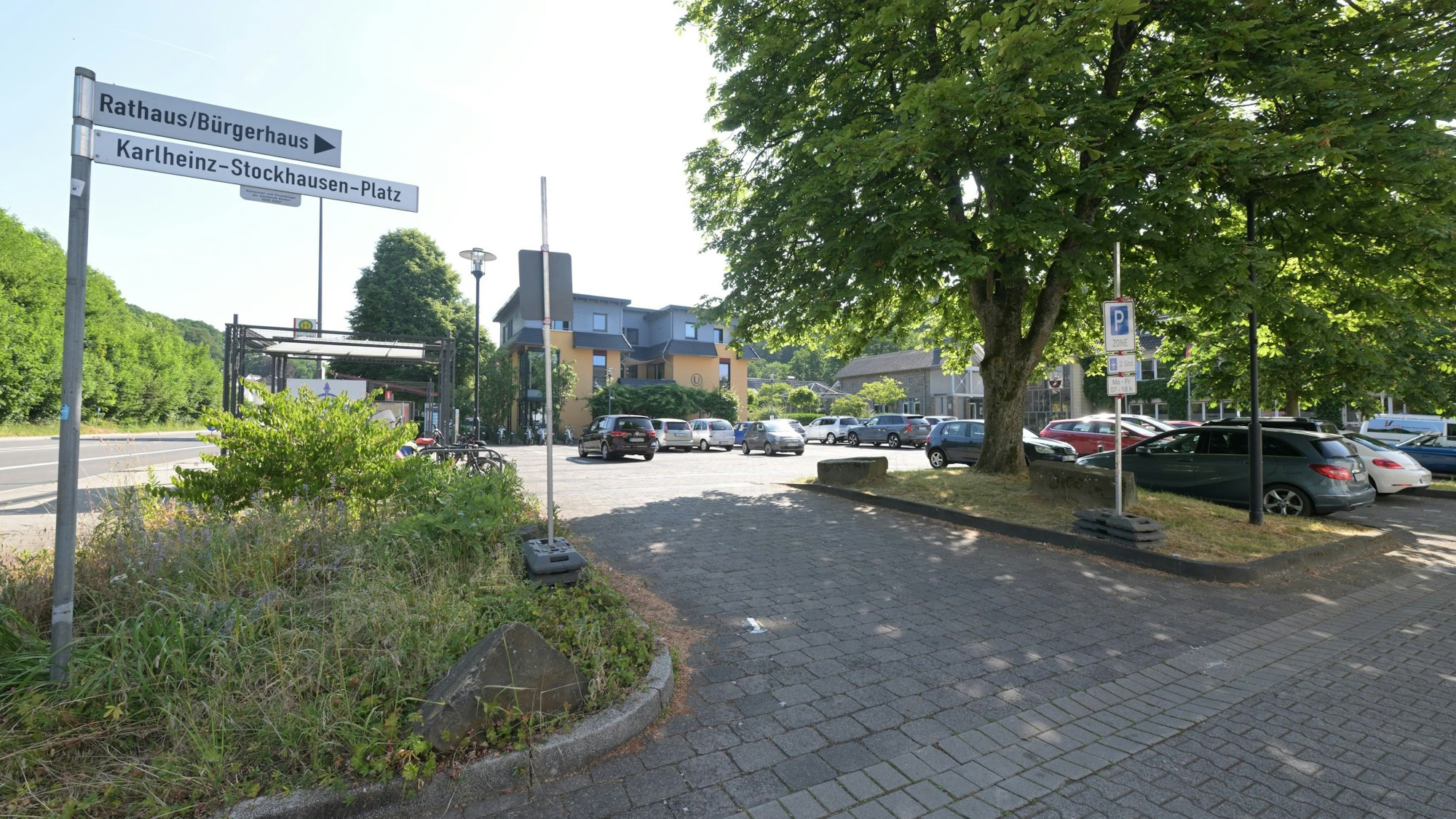 Das Foto zeigt den Karlheinz-Stockhausen-Platz in Kürten.