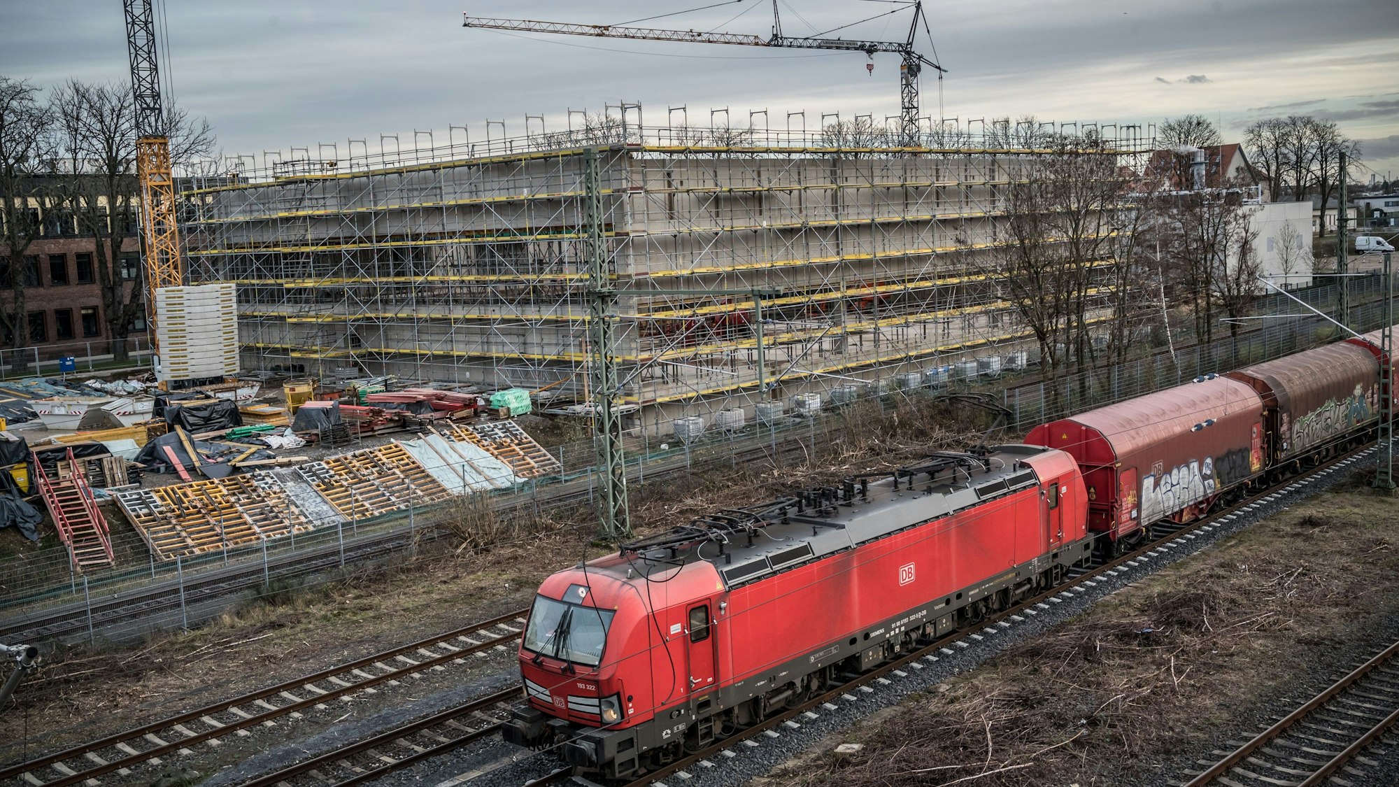 Die Sporthalle im Bau an der Werkstättenstraße  Bild: Ralf Krieger