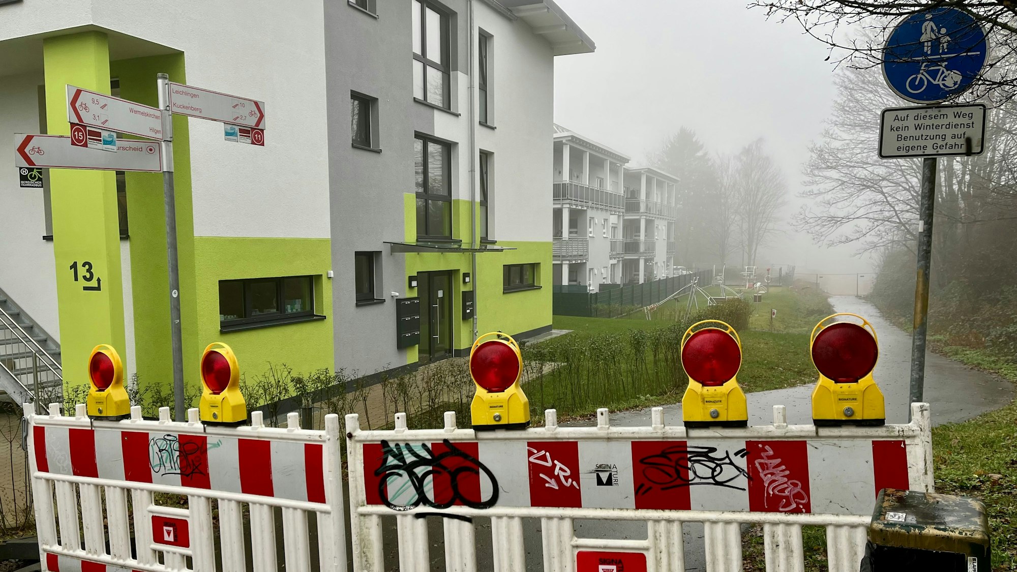 Sperren an der Balkan-Trasse in der Burscheider Innenstadt