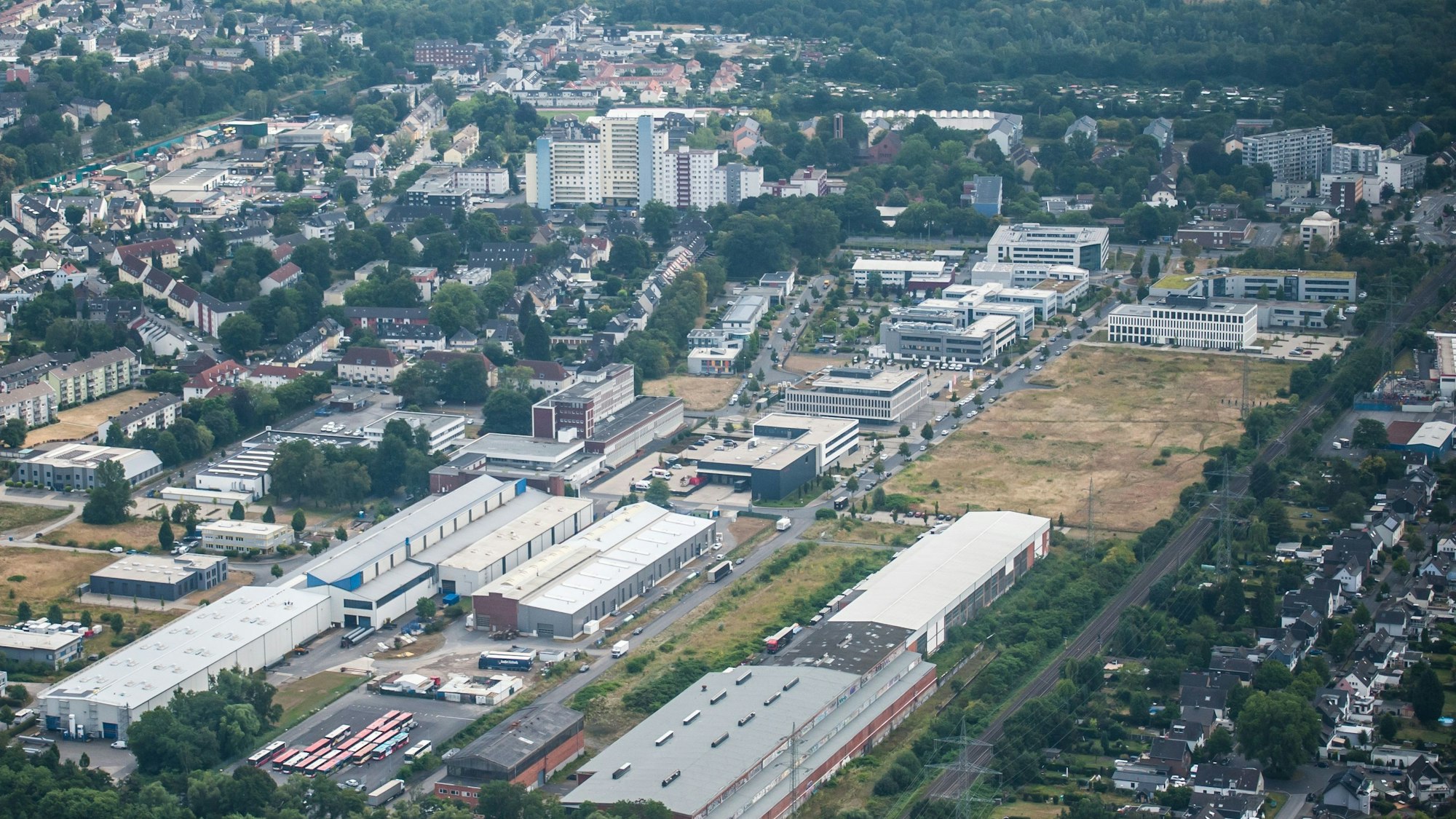 Luftbild von Manfort, im Vordergrund der Innovationspark.