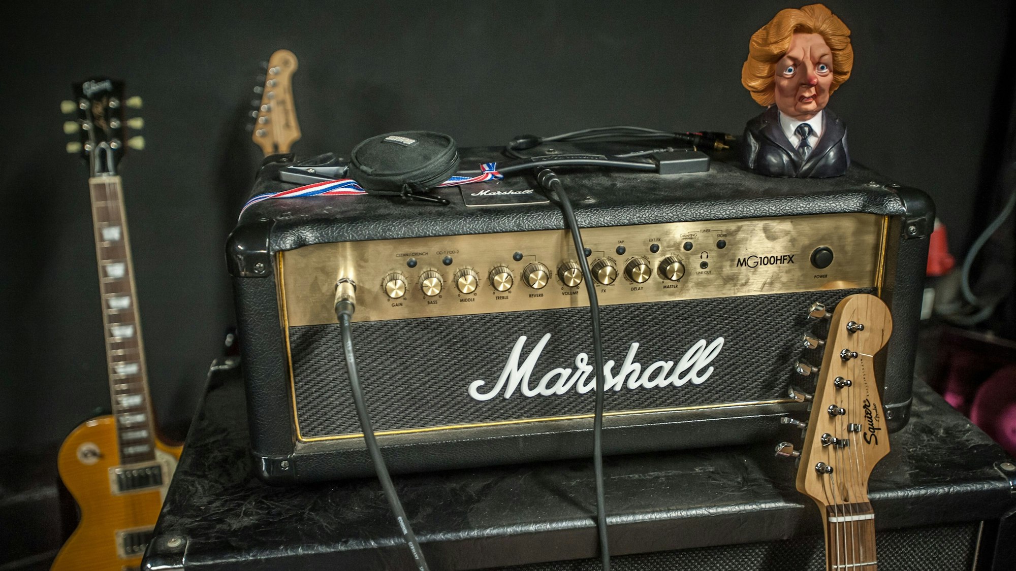 Aufbau auf der Bühne des Junge Theater Leverkusen. Foto: Ralf Krieger