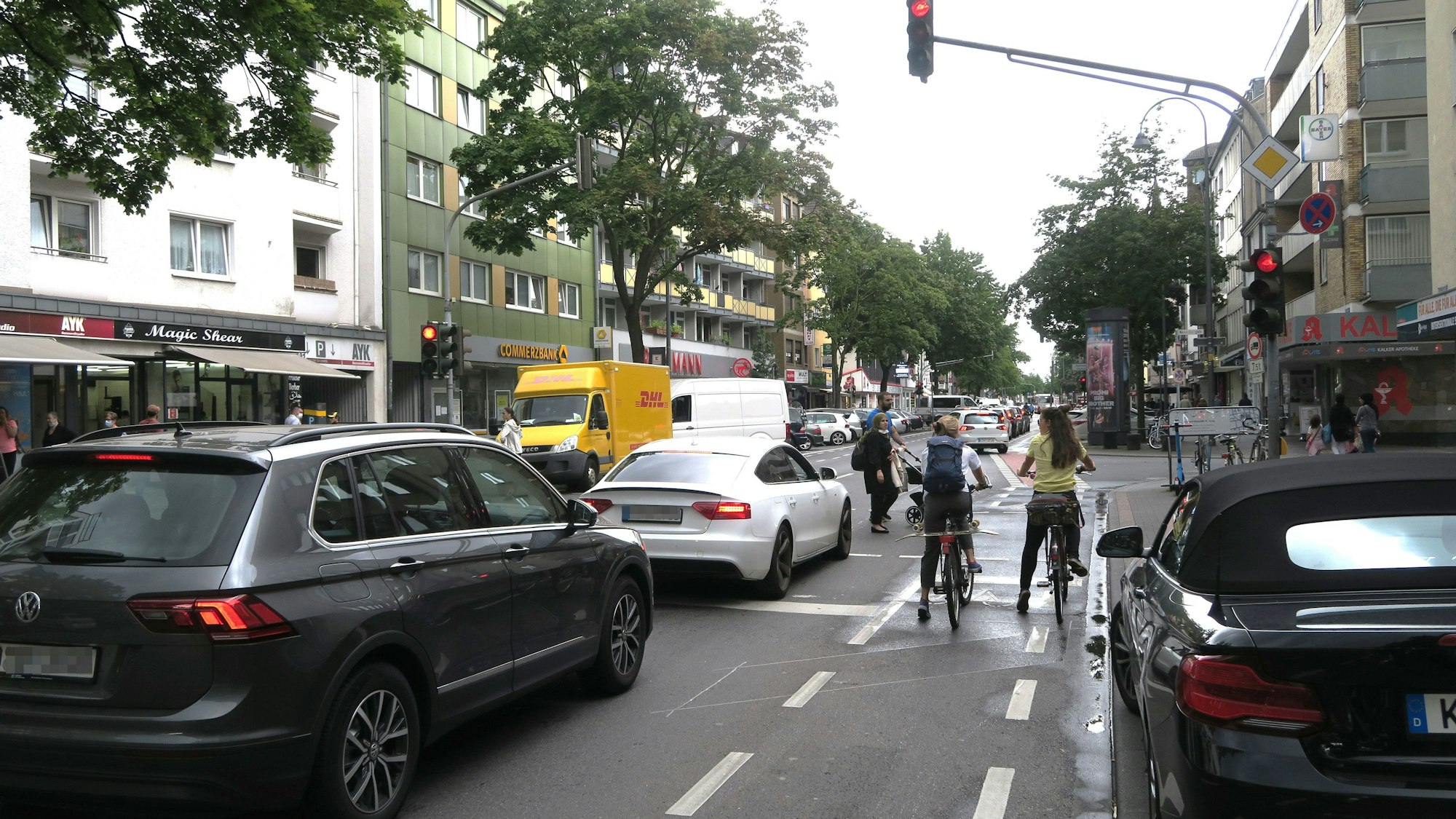 Autos an einer Kreuzung