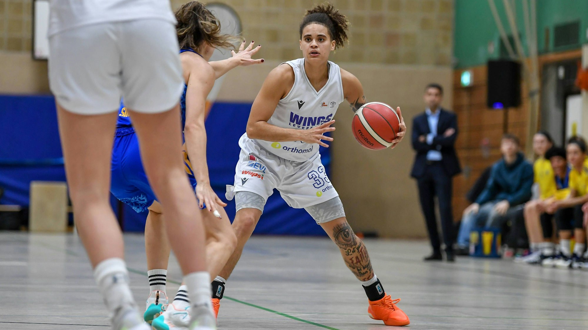 1. Damen Basketball Bundesliga: Orthomol WINGS Leverkusen vs. ALBA Berlin, 30.12.2023 Myah Elizabeth Taylor Orthomol WINGS Leverkusen 33,1. Damen Basketball Bundesliga: Orthomol WINGS Leverkusen vs. ALBA Berlin am 30.12.2023 in der Sporthalle Werner-Heisenberg-Gymnasium in Opladen Nordrhein-Westfalen *** 1 Womens Basketball Bundesliga Orthomol WINGS Leverkusen vs ALBA Berlin, 30 12 2023 Myah Elizabeth Taylor Orthomol WINGS Leverkusen 33 ,1 Womens Basketball Bundesliga Orthomol WINGS Leverkusen vs ALBA Berlin on 30 12 2023 at the Sporthalle Werner Heisenberg Gymnasium in Opladen Nordrhein Westfalen Copyright: xBEAUTIFULxSPORTS/Mueller-Laschetx