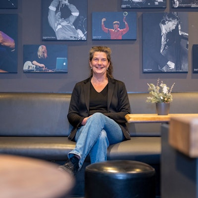 Kornelia Vossebein ist künstlerische Leiterin des Stadtgarten Köln