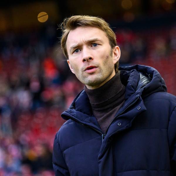 Leverkusens Geschäftsführer Sport Simon Rolfes im Stadion in Stuttgart.