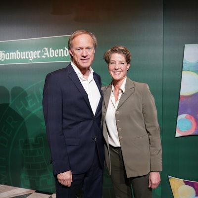 Die deutsche Unternehmerin Christina Block und ihr Partner, TV-Moderator Gerhard Delling, bei einem Neujahrsempfang. Für ihrem Ex-Mann hat Block einen massiven Sorgerechtsstreit. (Archivbild)