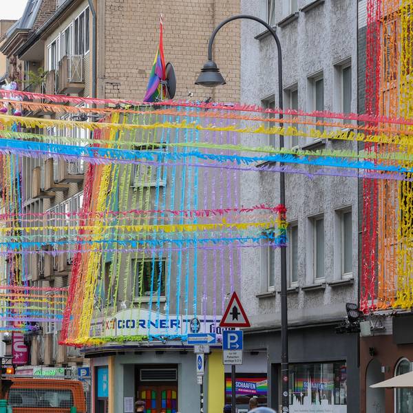 Das Ex Corner in der Schaafenstraße, hier vor Beginn des Cologne Pride im Sommer.
