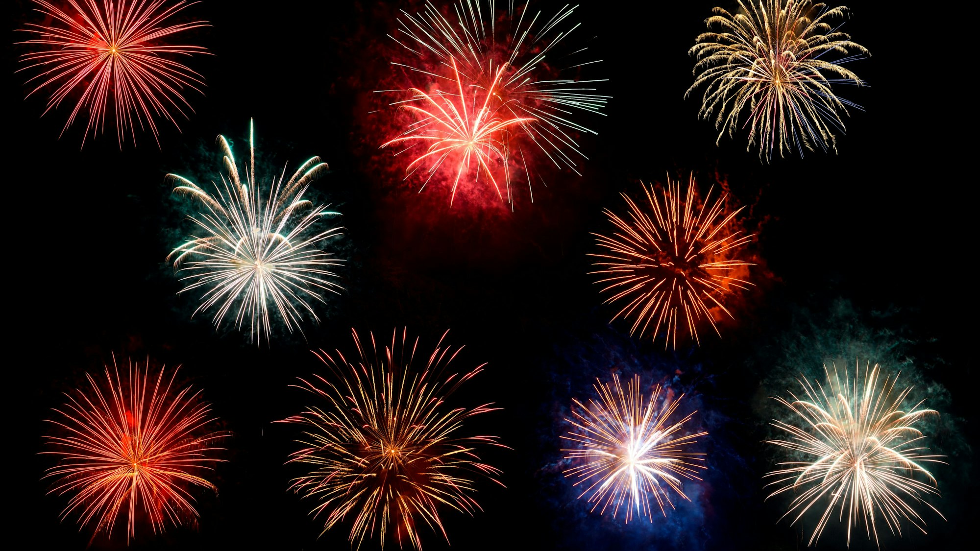 Ein Feuerwerk am Nachthimmel