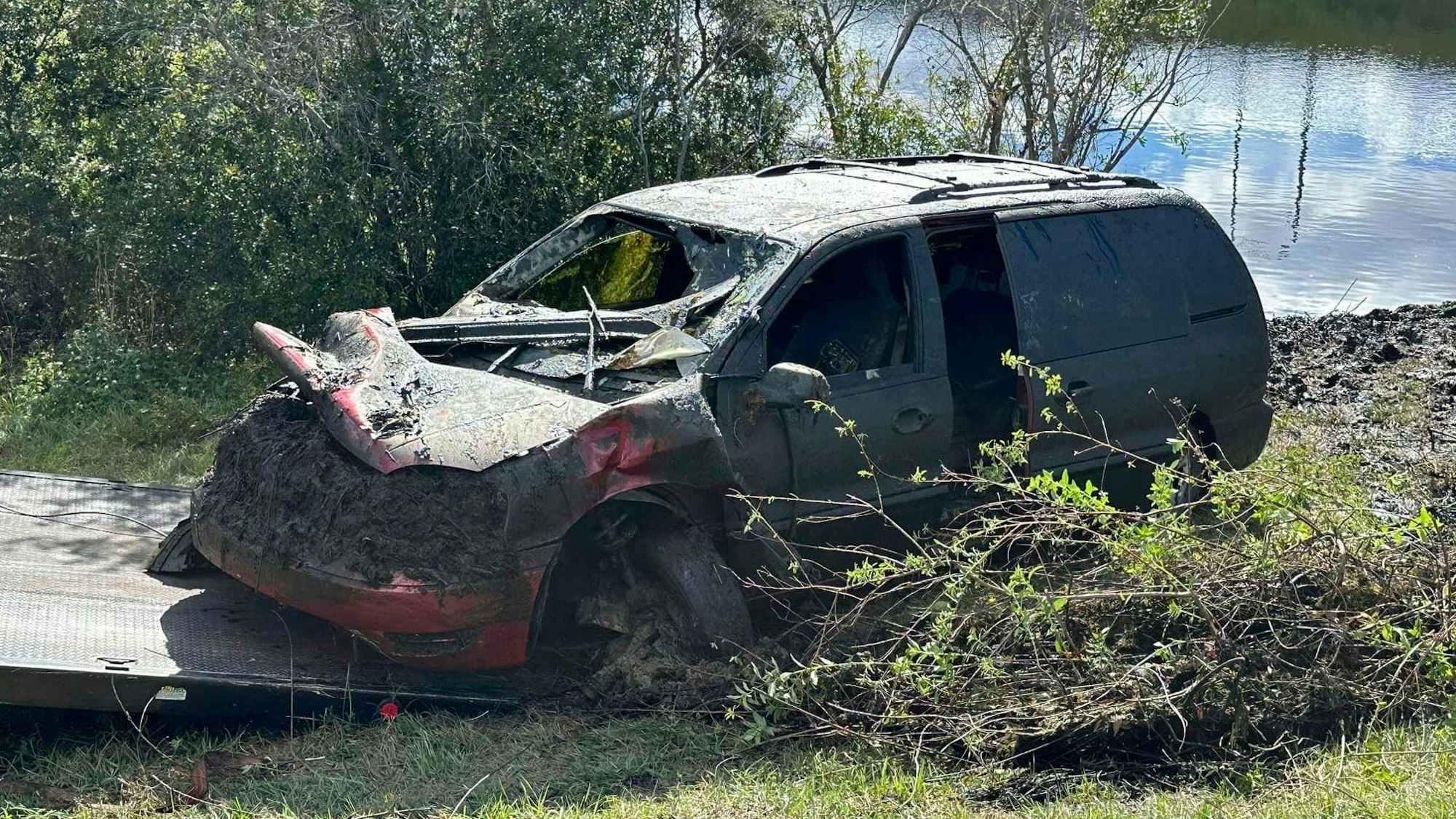Taucher haben in Florida ein Autowrack mit menschlichen Überresten gefunden. Es handelt sich vermutlich um die vermisste Sandra Lemire.