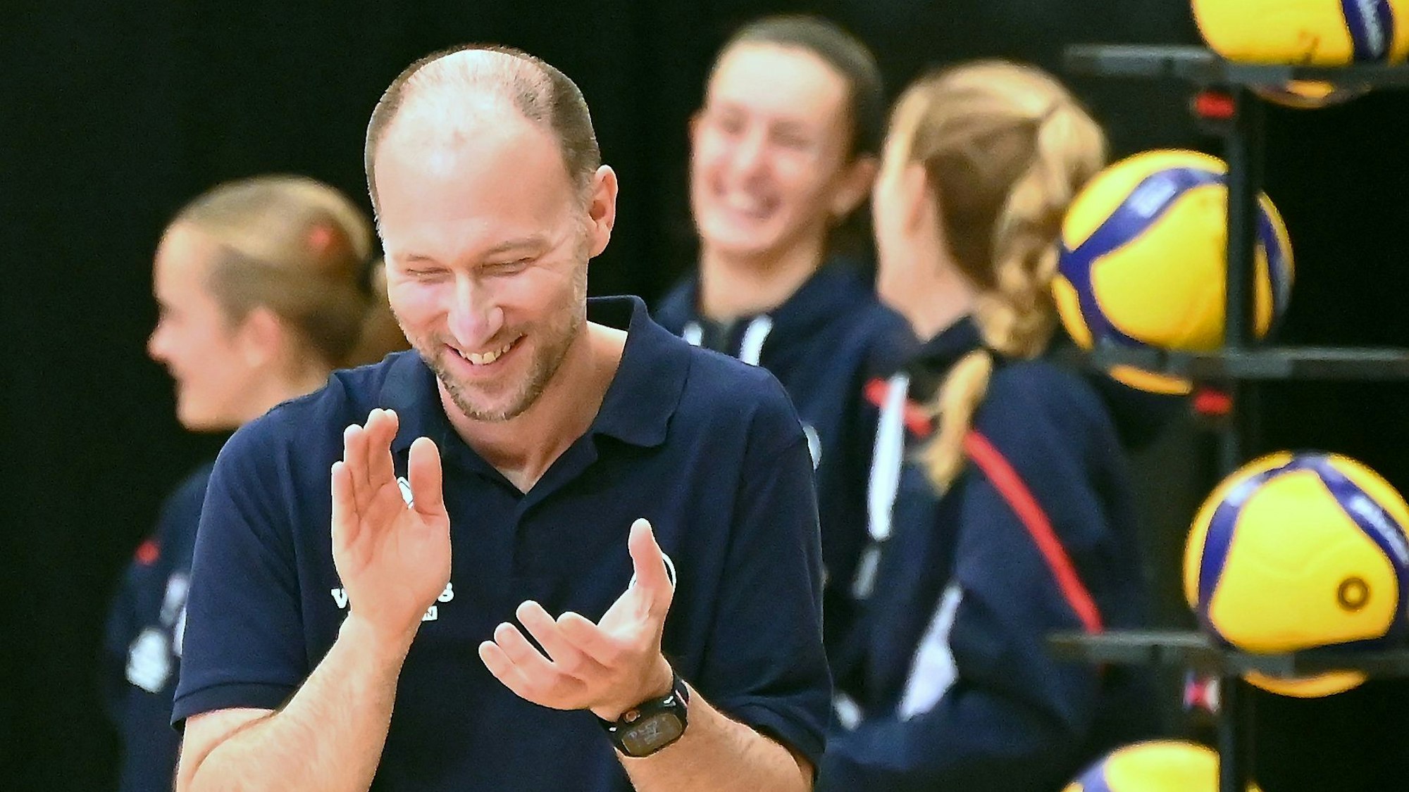 11.11.2023, Volleyball-Bayer Volleys - Dresden
TR: Dirk Sauermann (Bayer)
Foto: Uli Herhaus