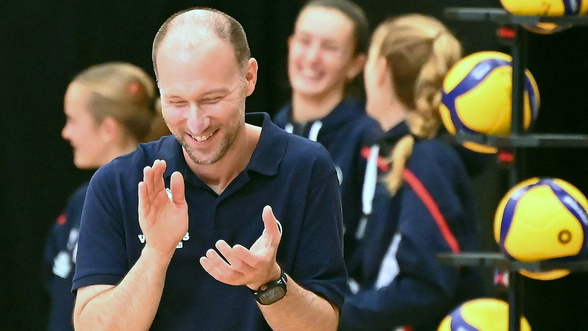 11.11.2023, Volleyball-Bayer Volleys - Dresden
TR: Dirk Sauermann (Bayer)
Foto: Uli Herhaus