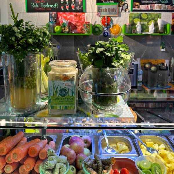 Köln. Saftbar Extra Frisch in der Komödienstraße, Bilder für die Bar-Kolumne SchönTrinken, Foto: Eva Reik