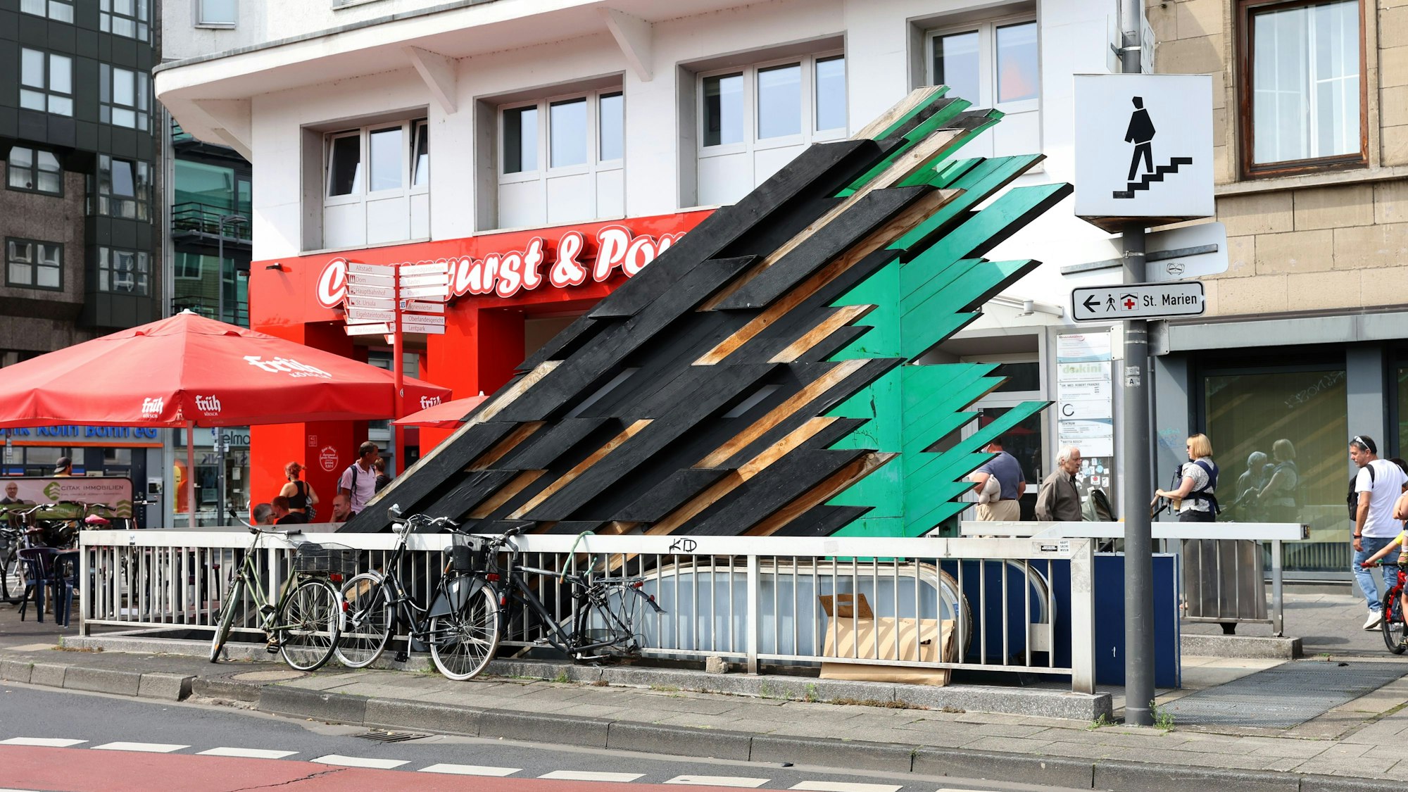 Kunst an der Rolltreppe.