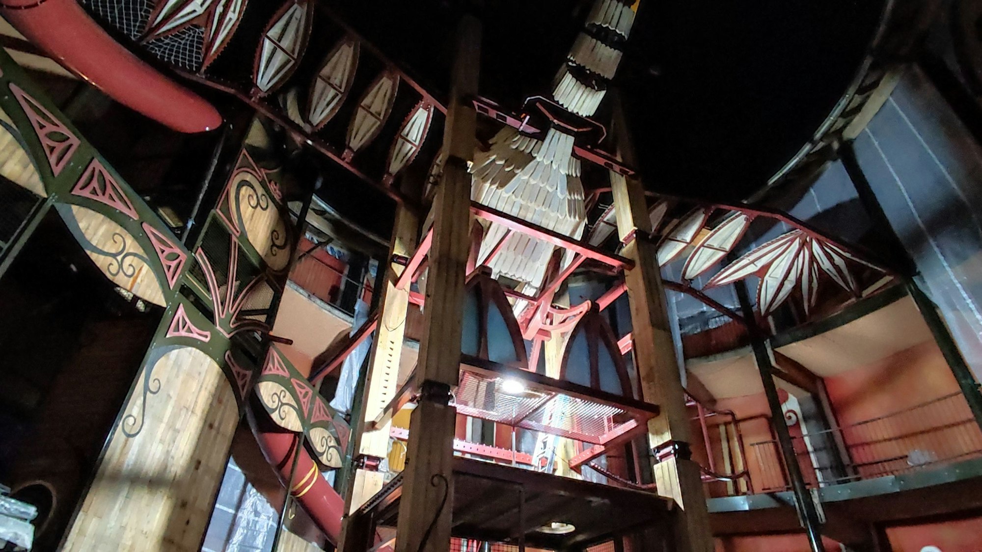 Ein neues Foto zeigt den aktuellen Stand der Attraktion „Avoras“ im Phantasialand.