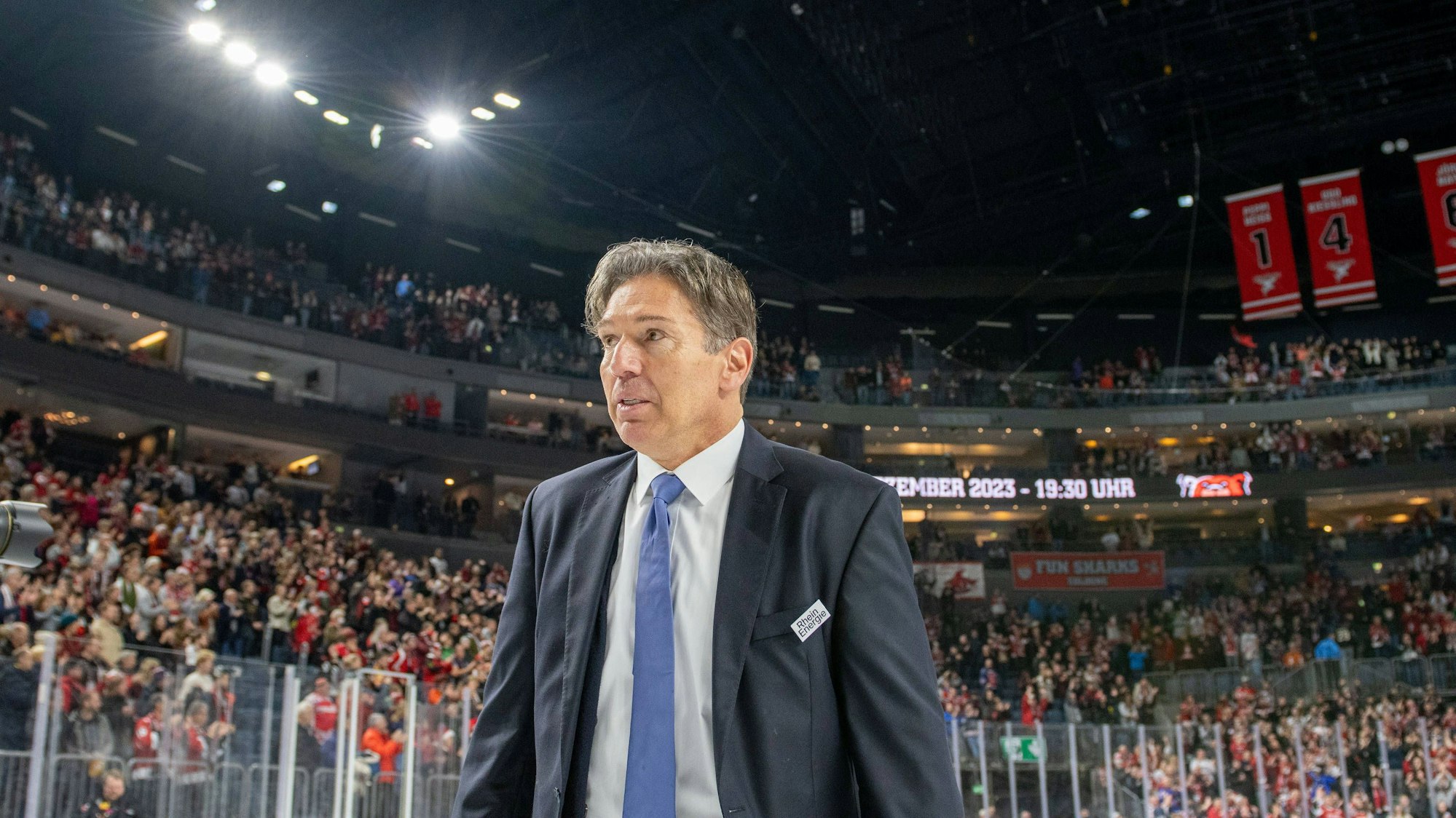 DEL Kölner Haie - Nürnberg Ice Tigers, 17.12.2023 Uwe Krupp DEL Kölner Haie - Nürnberg Ice Tigers, 17.12.2023 *** DEL Cologne Sharks Nuremberg Ice Tigers, 17 12 2023 Uwe Krupp DEL Cologne Sharks Nuremberg Ice Tigers, 17 12 2023 Copyright: xBEAUTIFULxSPORTS/Erlhofx