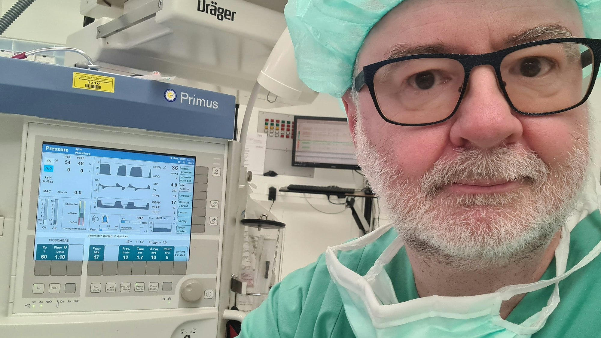 Peter Heuser im OP