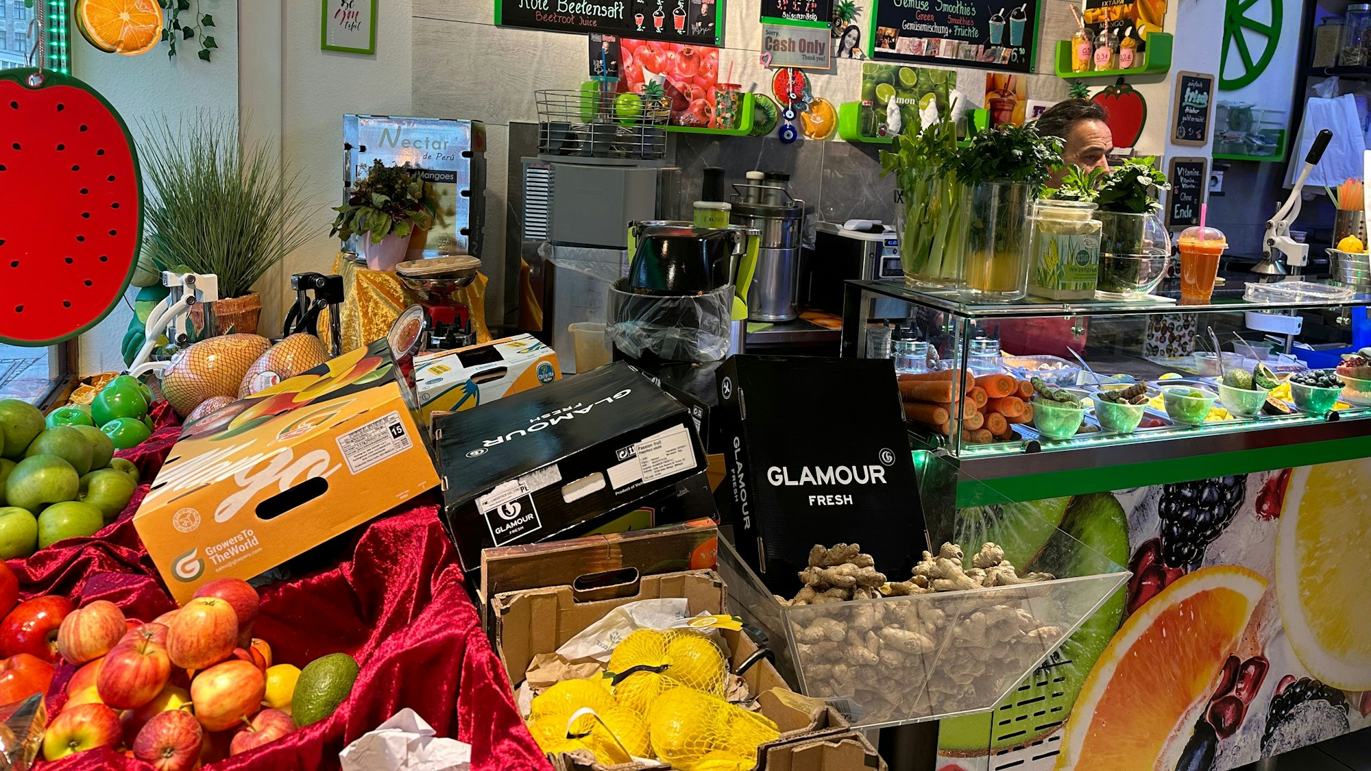 Innenansicht der Saftbar Extra Frisch in Köln