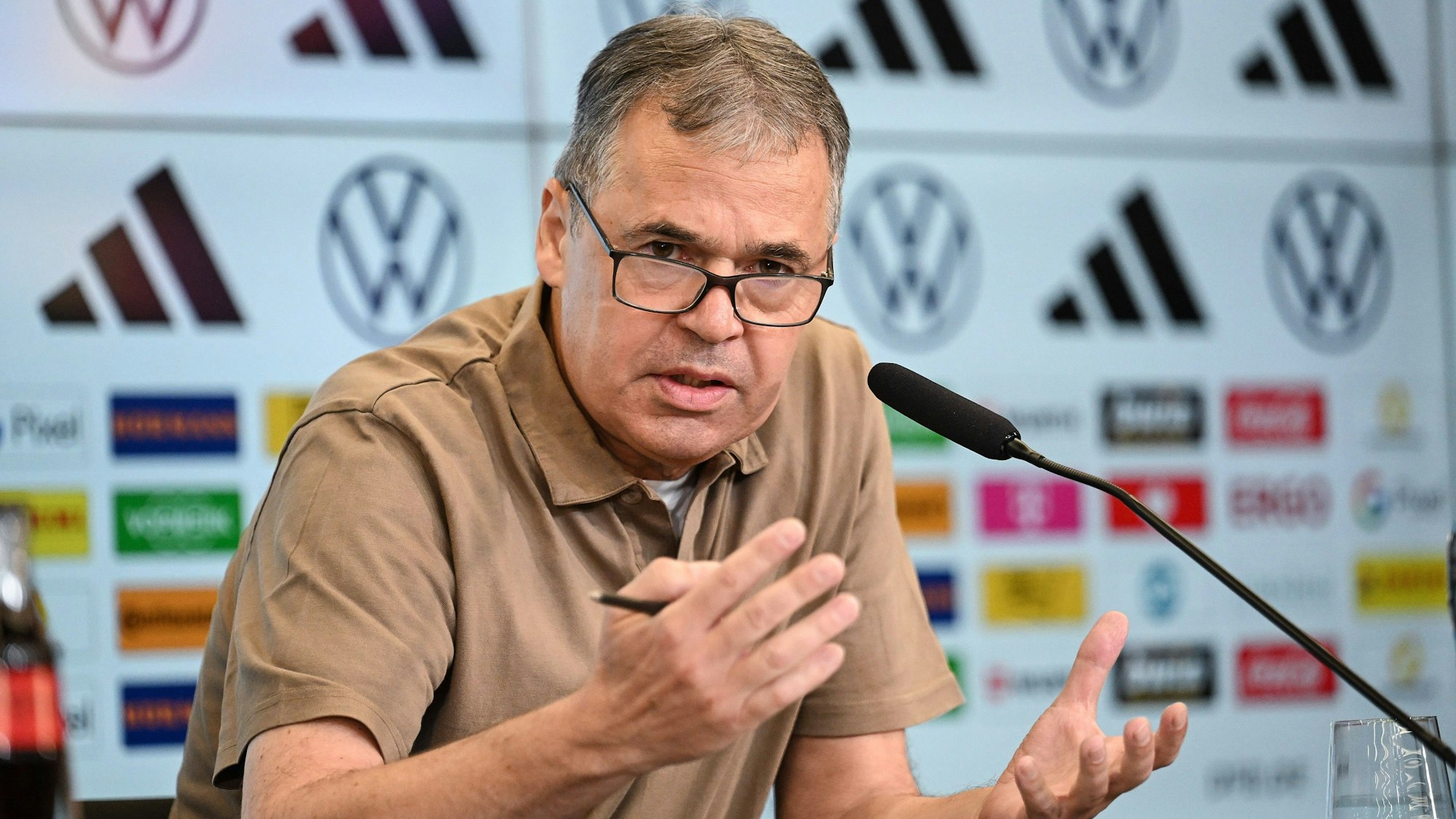 DFB-Geschäftsführer Andreas Rettig bei einer Pressekonferenz.