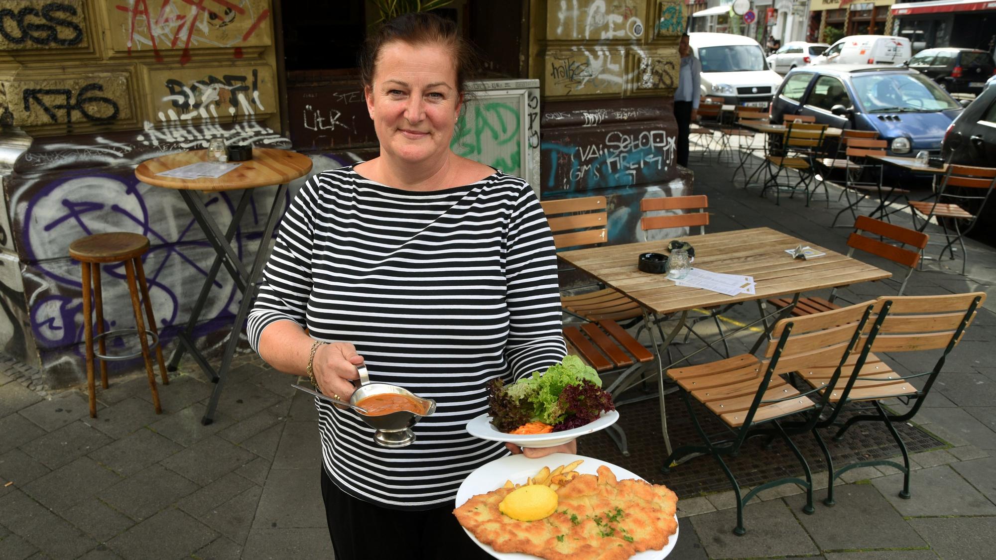 Maureen Wolf betreibt die Gaststätte „Oma Kleinmann“ (Archiv)