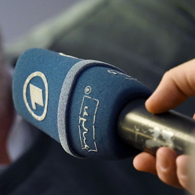 Die „Sportschau“ am Samstagabend ist für Bundesliga-Fans Tradition. Die Pläne der DFL für einen neuen TV-Vertrag könnte die Fortsetzung der Sendung gefährden. (Symbolbild)