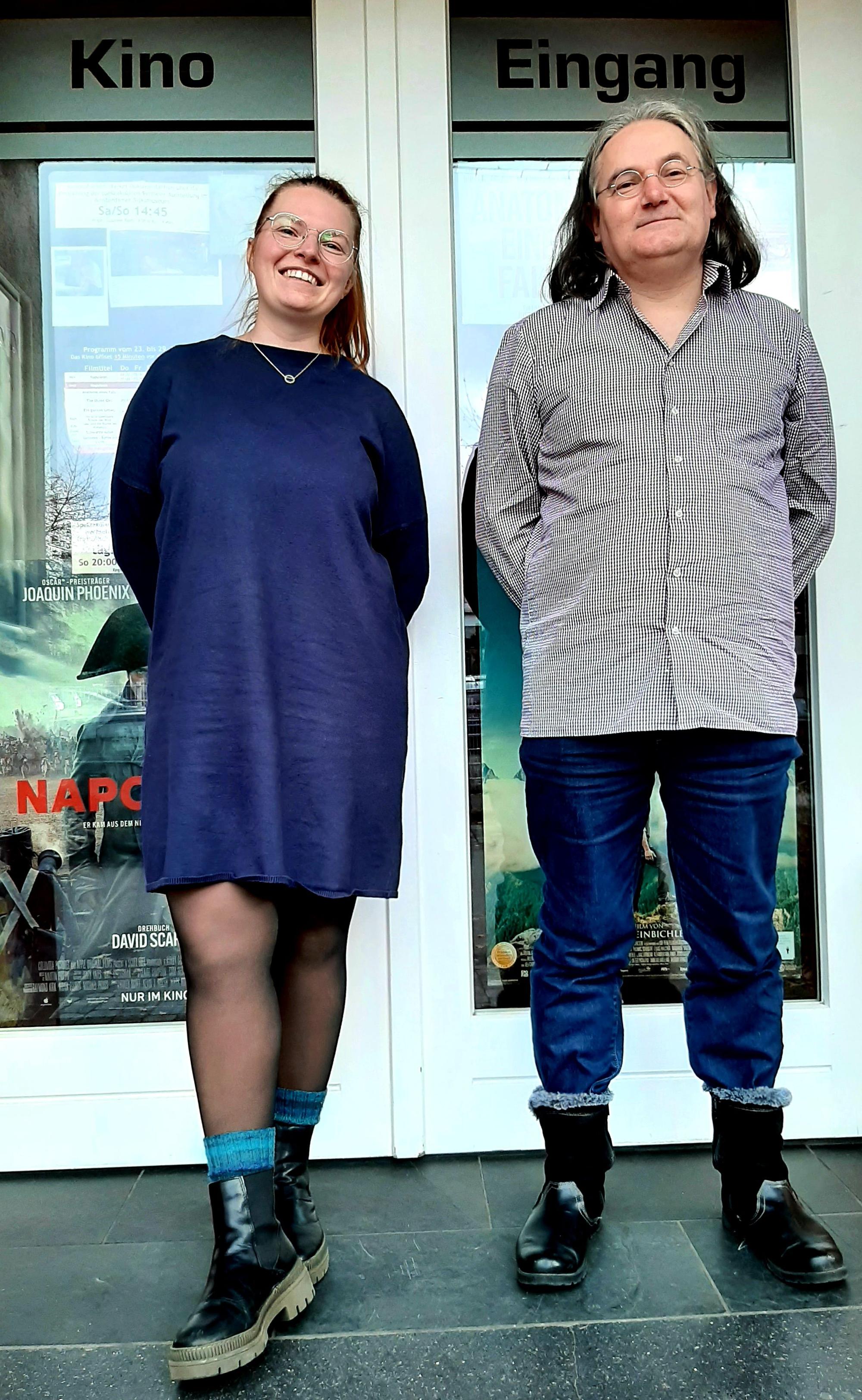 Nadine Melzer und Thomas Schöneborn sind Programmleiterin und Programmleiter des Scala-Kinos an der Uhlandstraße in Opladen.