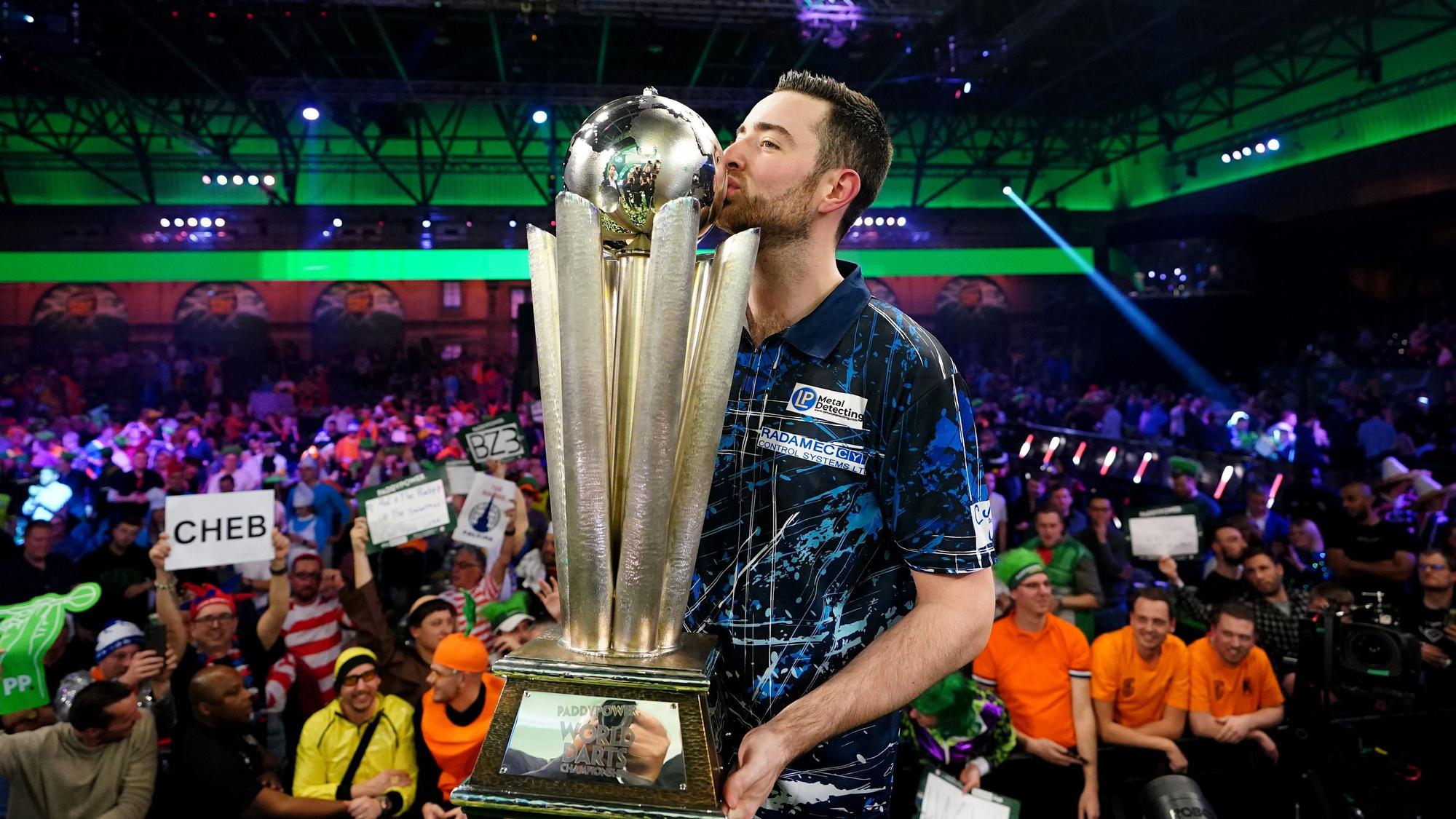 Der Engländer Luke Humphries ist zum ersten Mal Darts-Weltmeister. Die Nummer drei der Weltrangliste setzte sich gegen den erst 16-jährigen Luke Littler im Finale der Weltmeisterschaft im Alexandra Palace durch.