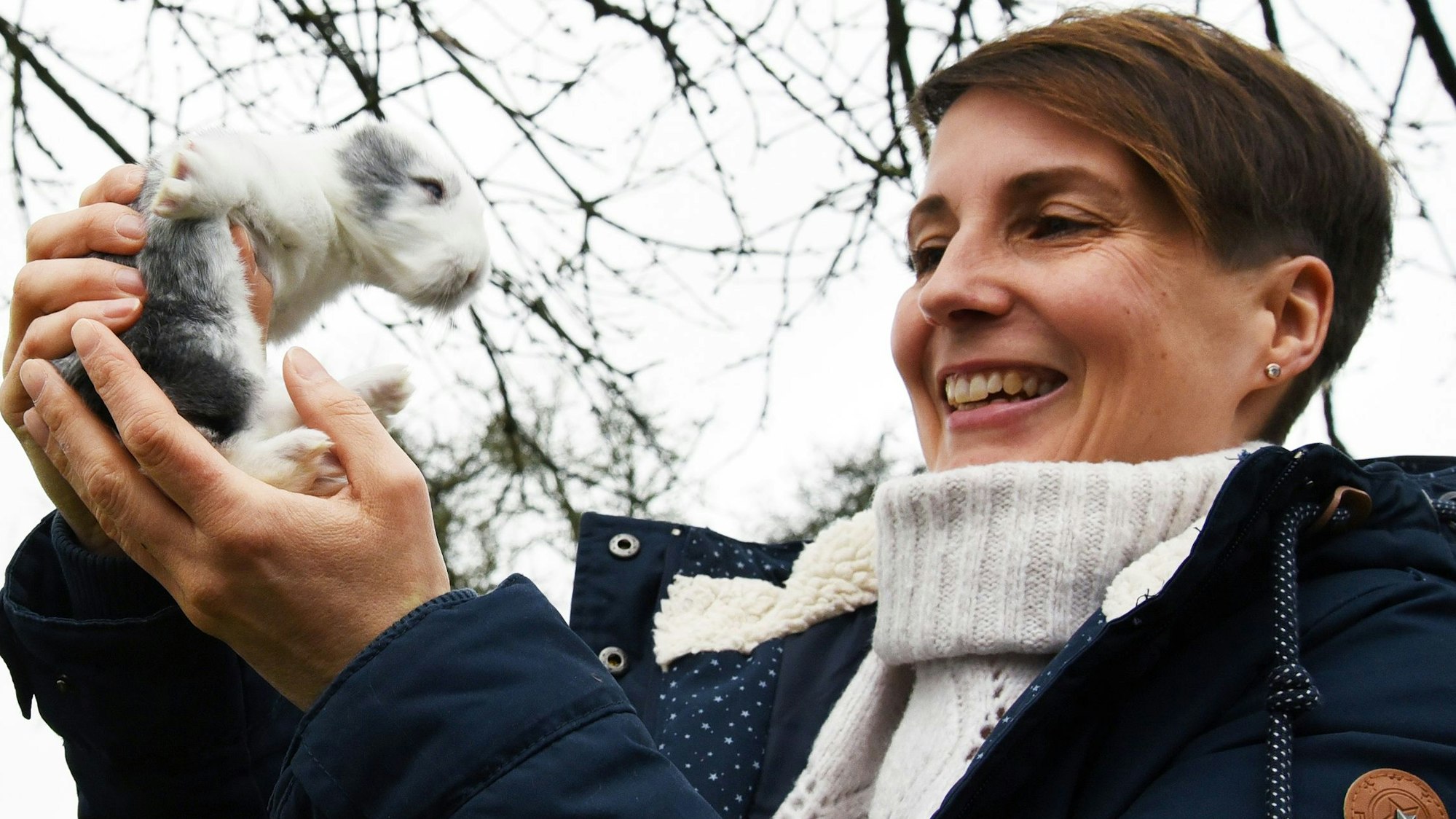 Tanja Biegale aus Waldbröl-Rossenbach unterrichtet am Kaufmännischen Berufskolleg das Fach „Glück“. Glücksmomente erlebt sie selbst auch mit dem Nachwuchs bei ihren Kaninchen.