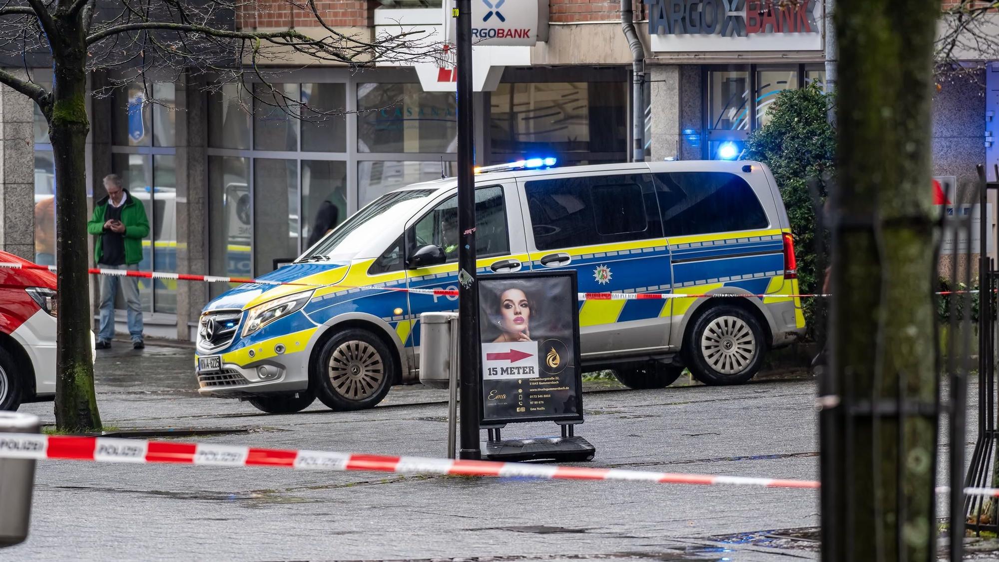 Polizeiabsperrung in der Gummersbacher City.