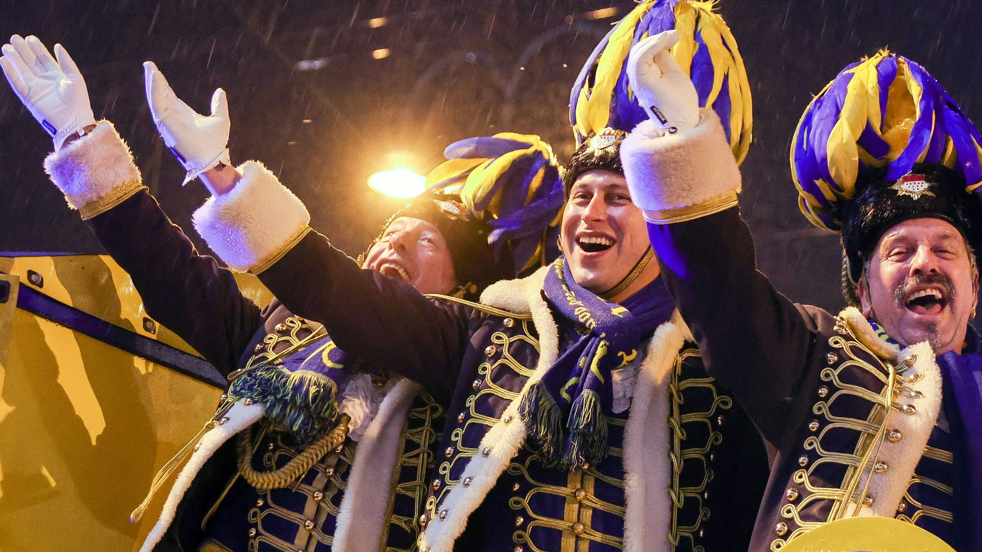 Das neue Kölner Dreigestirn beim Einzug in die Hofburg