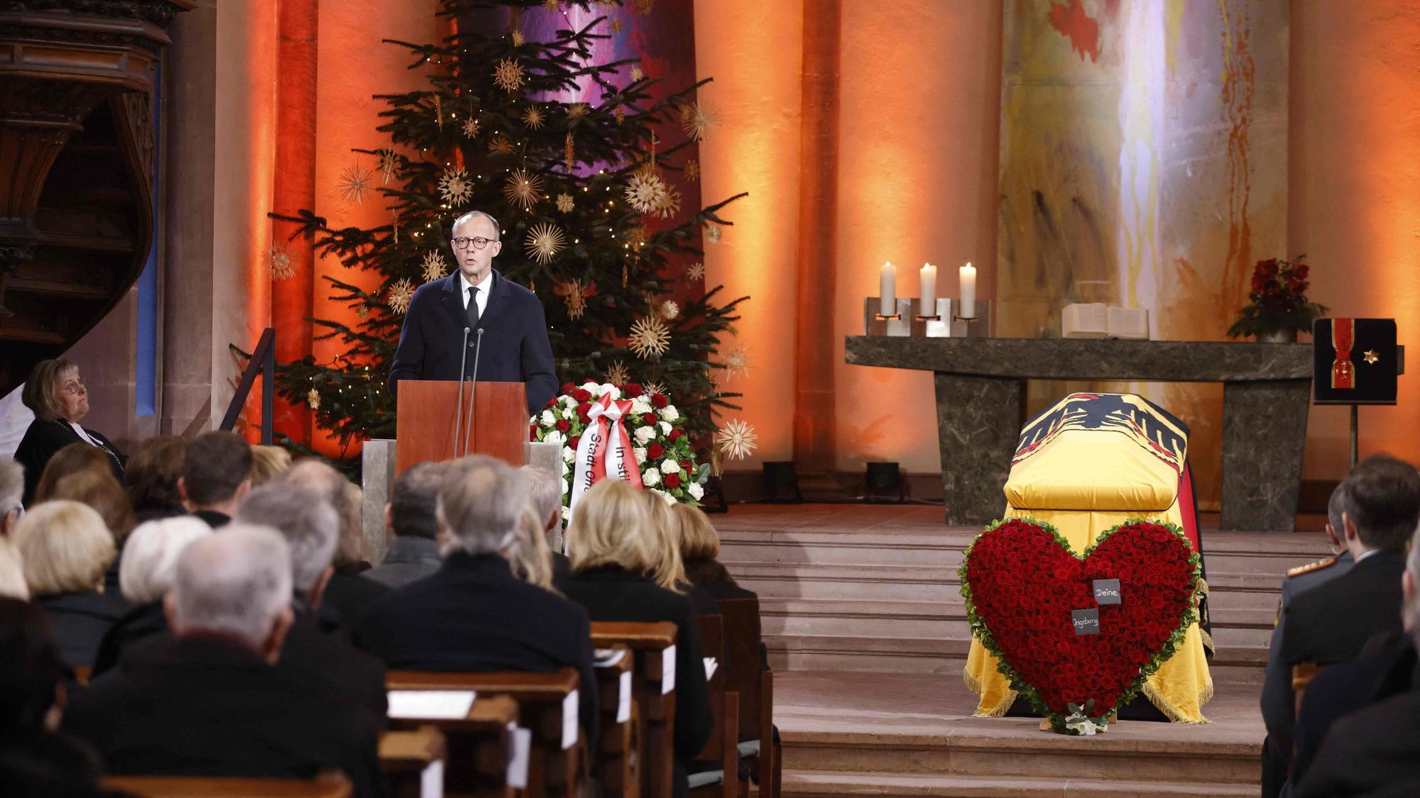 CDU-Chef Friedrich Merz hält eine Trauerrede für den gestorbene Politiker Wolfgang Schäuble.