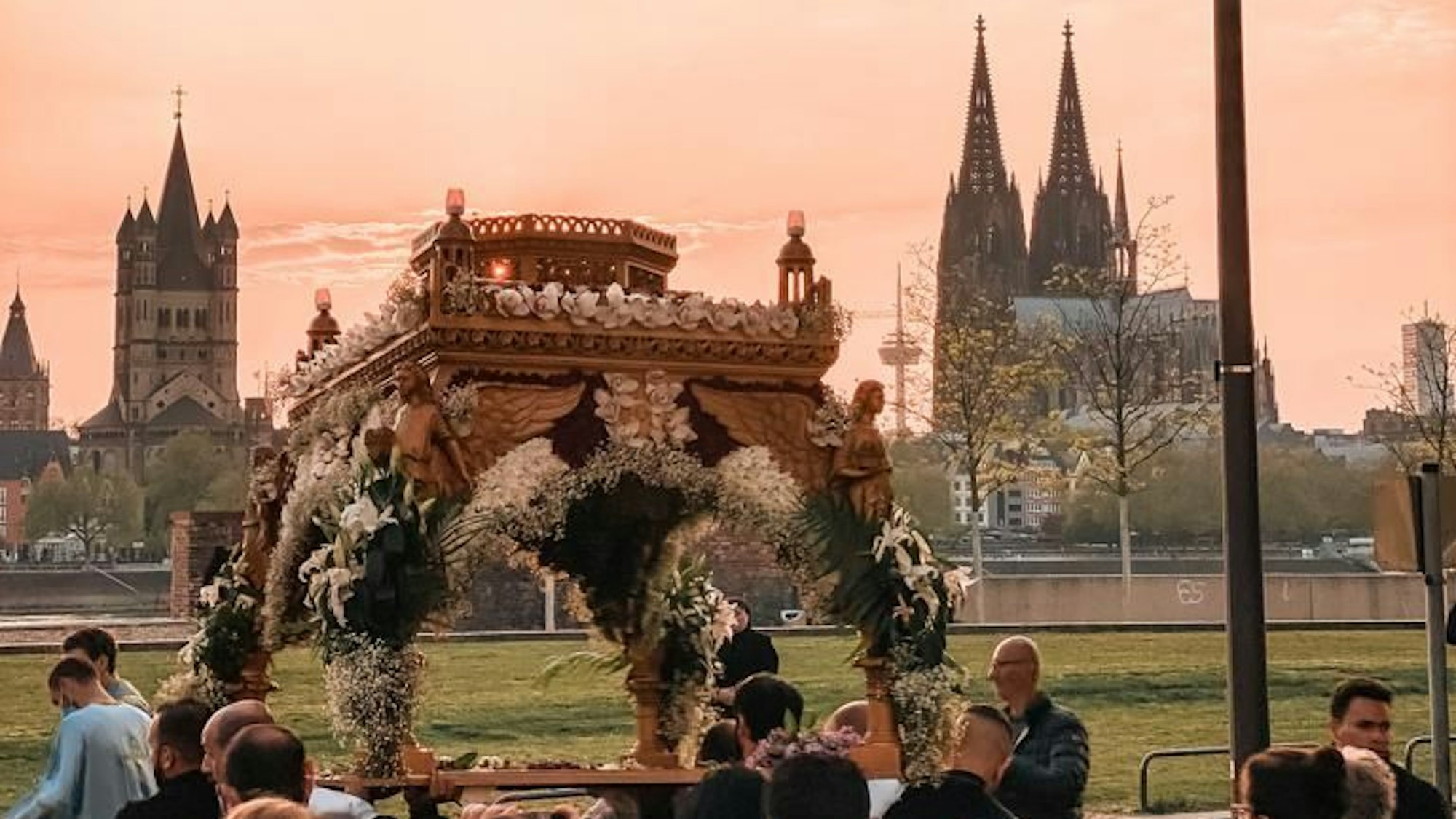 Kirche 1 Hellas Influencer Köln