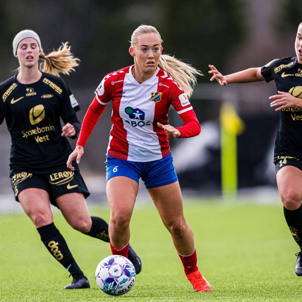 230325 Julie Aune Jorde of Lyn and Rikke Bogetveit Nygard of Brann during the Toppserien football match between Lyn and Brann on March 25, 2023 in Oslo. Photo: Marius Simensen / BILDBYRAN / Cop 238 bbeng brann dam football fotball fotboll lyn skb tfk toppserien *** 230325 Julie Aune Jorde of Lyn and Rikke Bogetveit Nygard of Brann during the Toppserien football match between Lyn and Brann on March 25, 2023 in Oslo Photo Marius Simensen BILDBYRAN Cop 238 bbeng brann dam football football fotboll lyn skb tfk toppserien, PUBLICATIONxNOTxINxSWExNORxAUT Copyright: MARIUSxSIMENSEN BB230325BB726