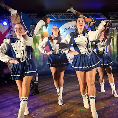 Vilkerath. Jubiläumssitzung anl. 77 Jahre KG Vilkerather Narren. Tanzcorps Blau-Weiss Vilkerath