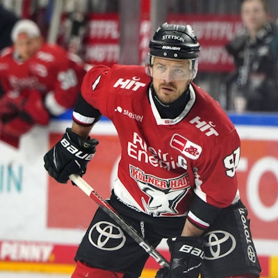 Moritz Müller, Kapitän der Kölner Haie, musste schon nach 70 Sekunden das Spielfeld gegen Ingolstadt verlassen. (Archivbild)