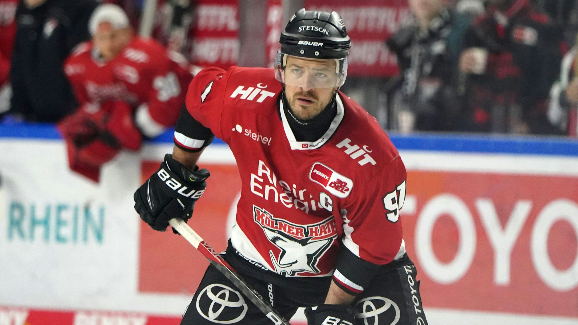 Moritz Müller, Kapitän der Kölner Haie, musste schon nach 70 Sekunden das Spielfeld gegen Ingolstadt verlassen. (Archivbild)
