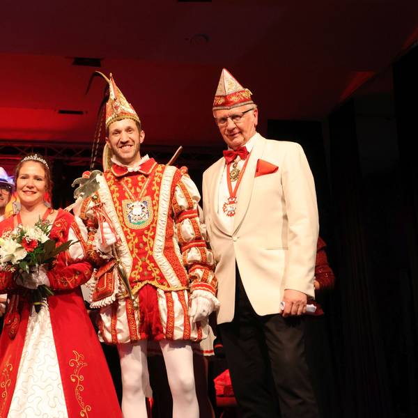 Proklamation der KG Rot-Weiß Denklingen.