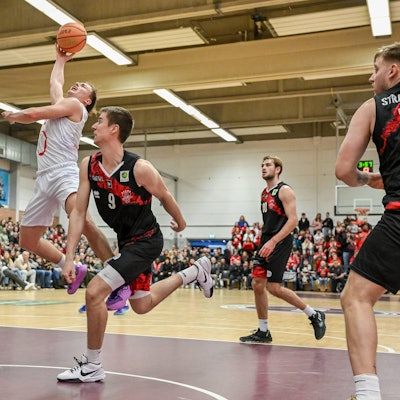 Barmer 2. Basketball Bundesliga ProB: Rheinstars Koeln vs. Bayer Giants Leverkusen, 06.01.2024 Rupert Hennen RheinStars Koeln 5, Barmer 2. Basketball Bundesliga ProB: Rheinstars Koeln vs. Bayer Giants Leverkusen am 06.01.2024 im ASV Koeln in Koeln Nordrhein-Westfalen *** Barmer 2 Basketball Bundesliga ProB Rheinstars Koeln vs Bayer Giants Leverkusen, 06 01 2024 Rupert Hennen RheinStars Koeln 5 , Barmer 2 Basketball Bundesliga ProB Rheinstars Koeln vs Bayer Giants Leverkusen on 06 01 2024 at ASV Koeln in Koeln North Rhine-Westphalia Copyright: xBEAUTIFULxSPORTS/Mueller-Laschetx